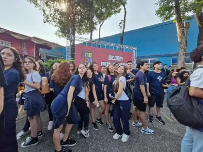 Alunos visitam a Feira de Profissões